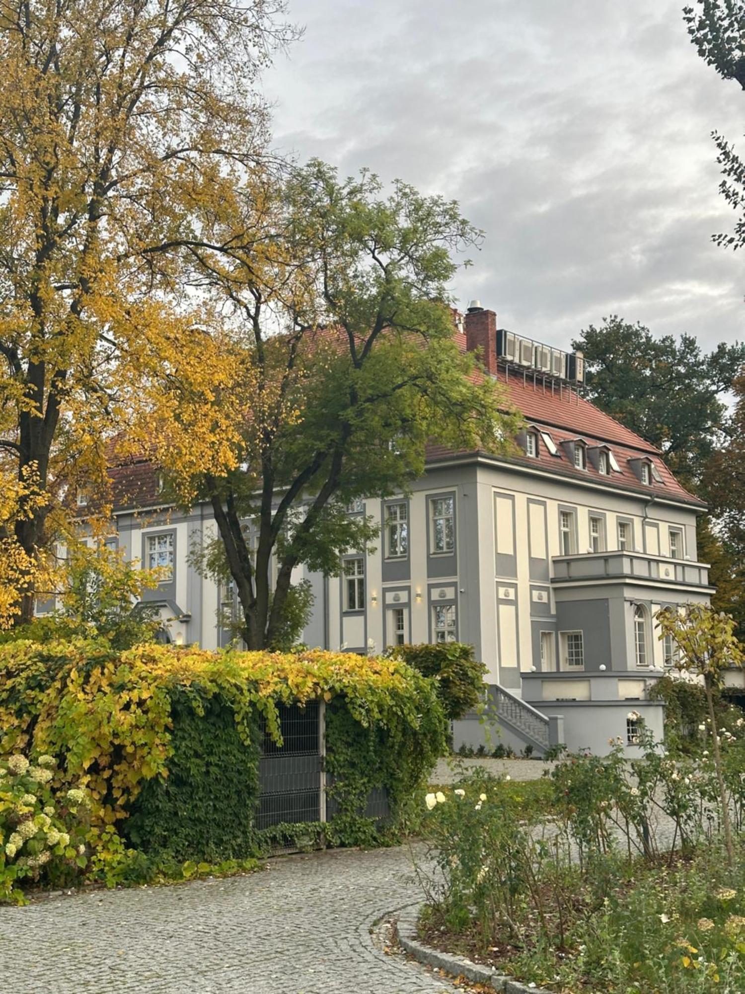 Hotel Willa Starosty Miedzyrzecz Exterior photo